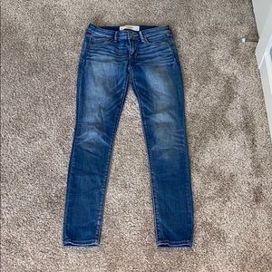 Low rise skinny jeans